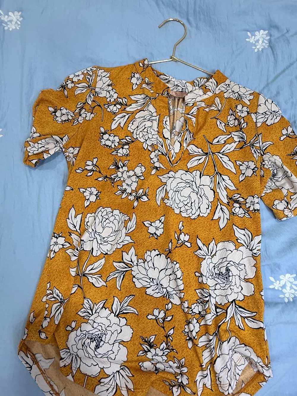 Women's Mustard Floral Short-Sleeve v-neck Top